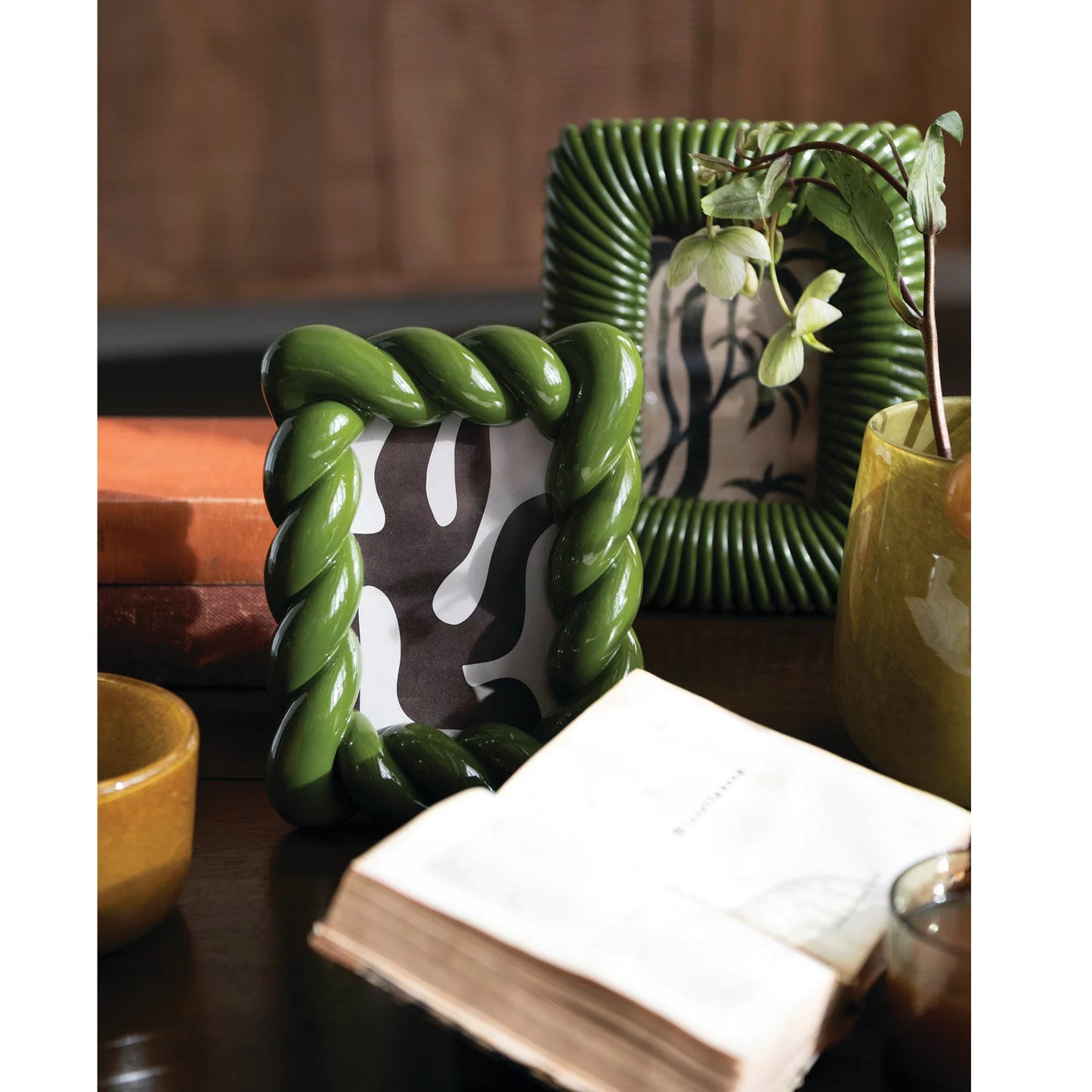 Resin Twisted Photo Frame (Holds 4" x 6" Photo)